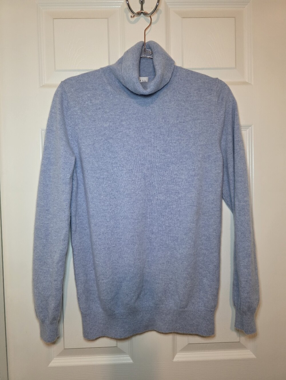 Jennie Liu 100% Cashmere turtleneck sweater Large